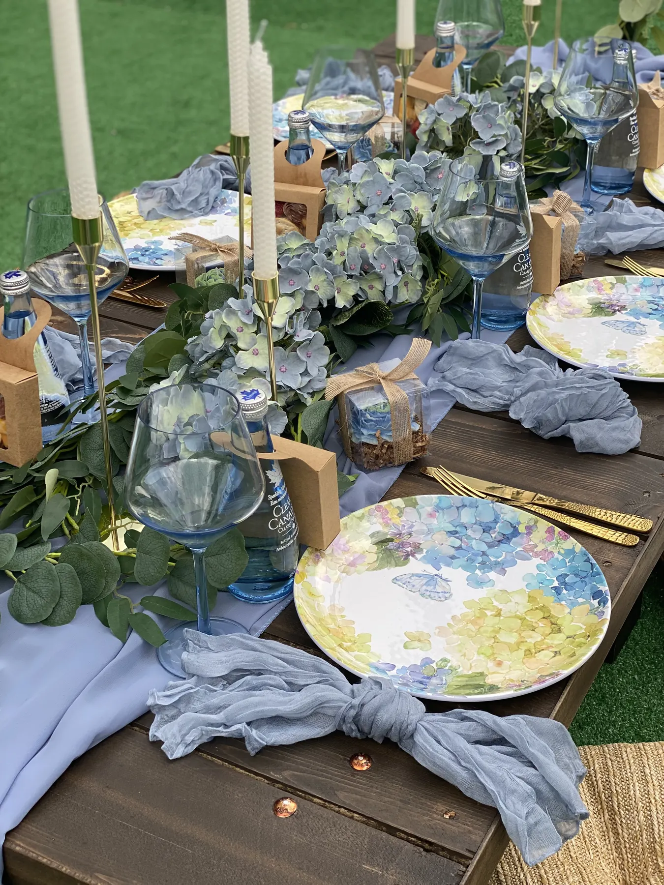 Blue gauze and hand-painted plates