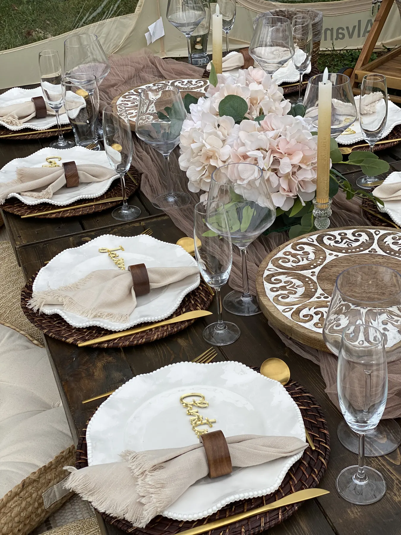 Cream and gold dinner place settings